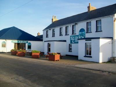 Hotel The Seaview Tavern à Ballygorman Extérieur photo